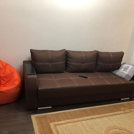 Затишна 2Х Кімнатна Квартира Біля Метро Академмістечко 基輔 外观 照片